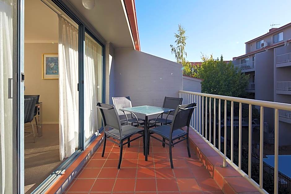 Pinnacle Apartments
