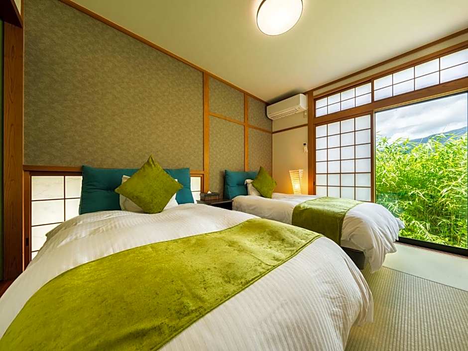 Yufuin Hanarenoyado Yukagetsu