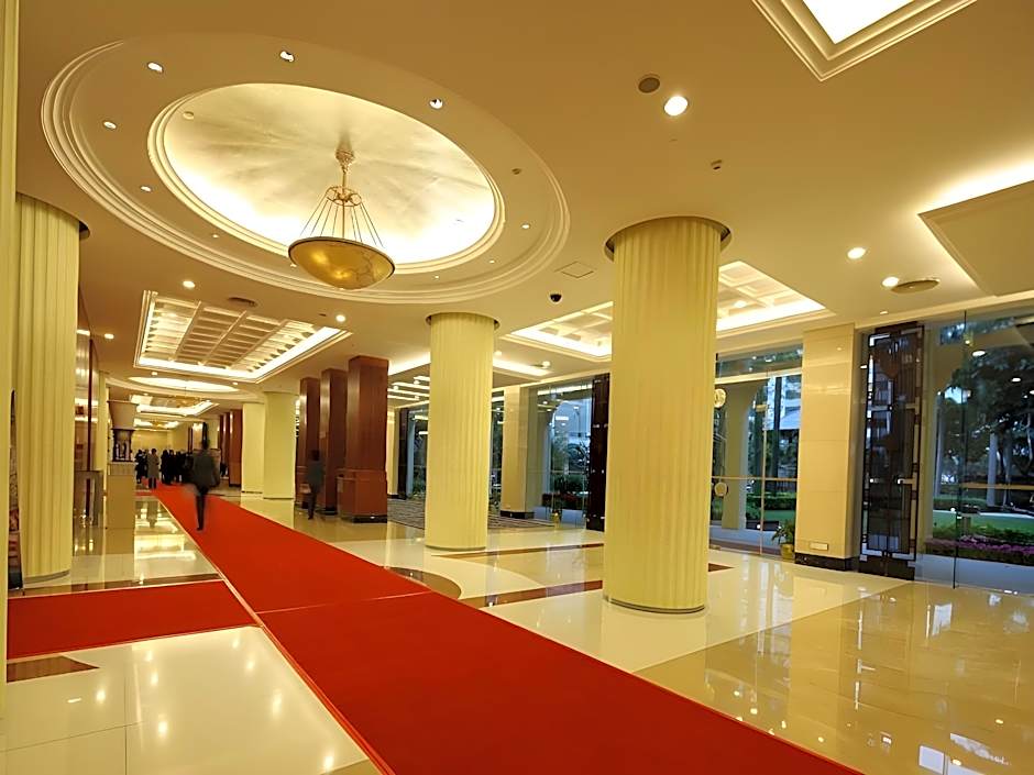 Dong Fang Hotel Guangzhou