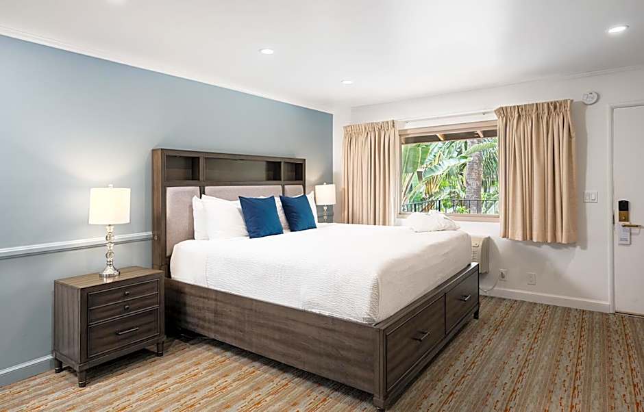 Inn by the Harbor