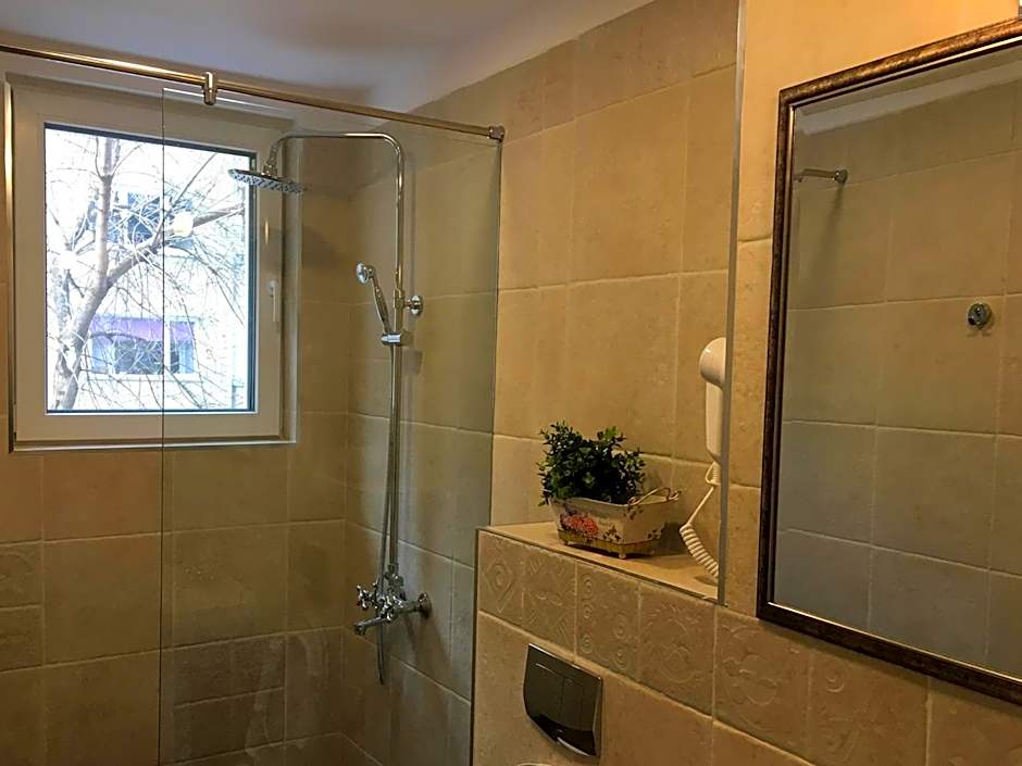 Family Hotel Agoncev