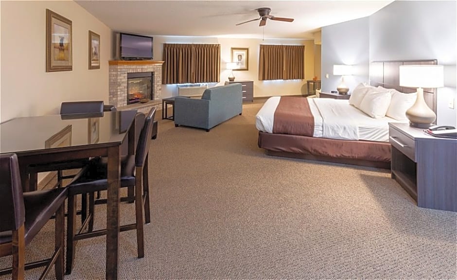 Paynesville Inn and Suites