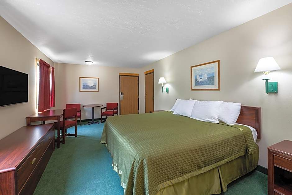 Travelodge by Wyndham Spirit Lake/Okoboji