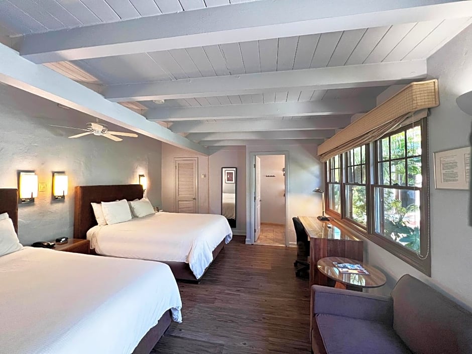 Casa Del Mar Inn