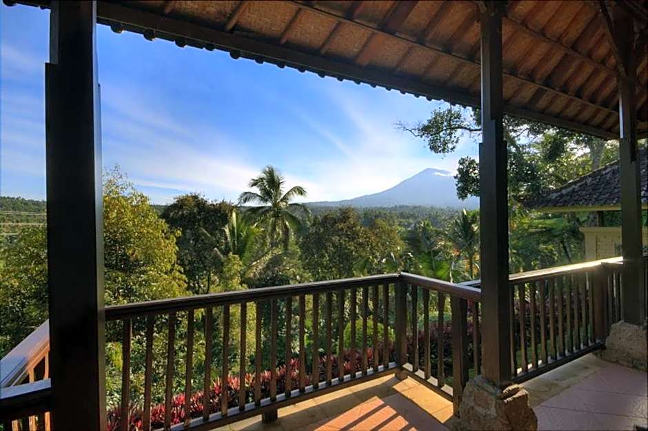 Cempaka Belimbing Villa