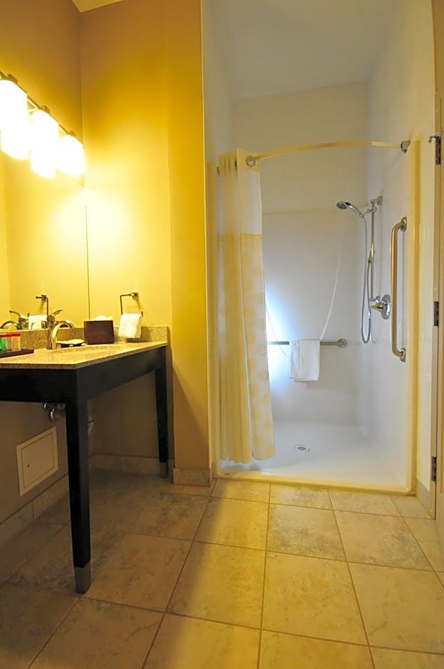 Ramada by Wyndham Emerald Park/Regina East