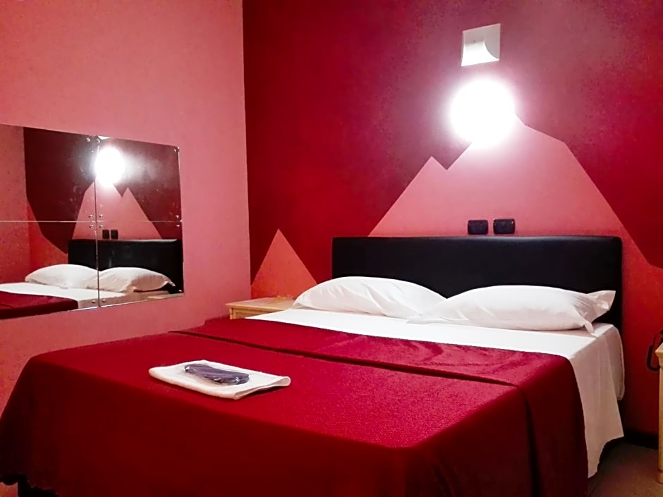 Hotel Motel Est