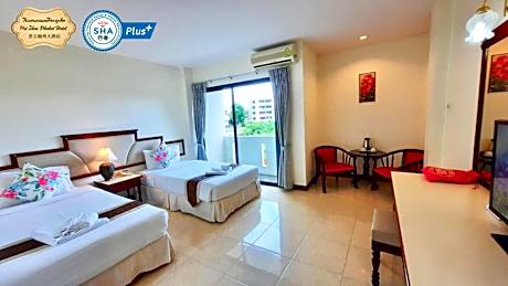 Deluxe Twin Room