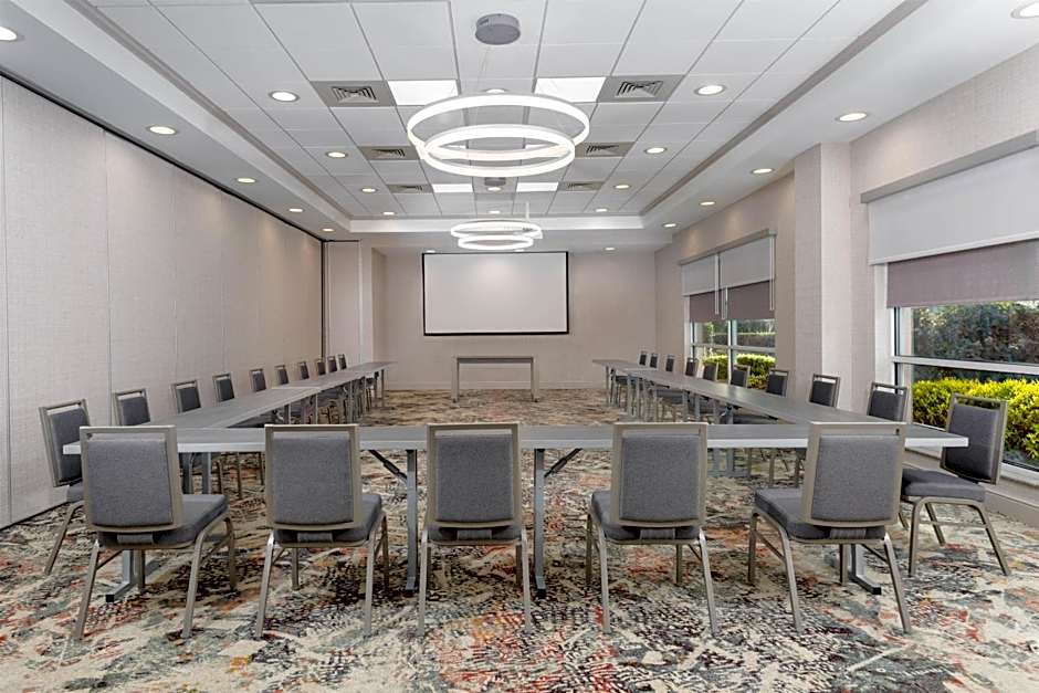 Hilton Garden Inn Buffalo Airport