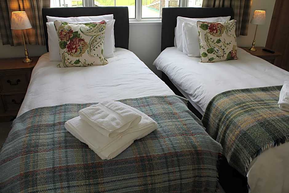 Three Horseshoes Country Inn