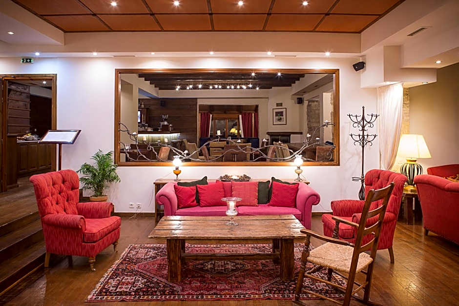 Country Club Hotel & Suites