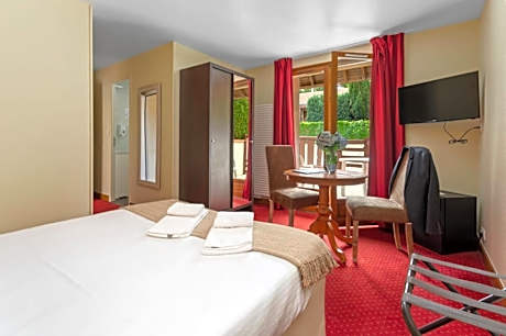 Superior Double Room with Balcony - Pool view