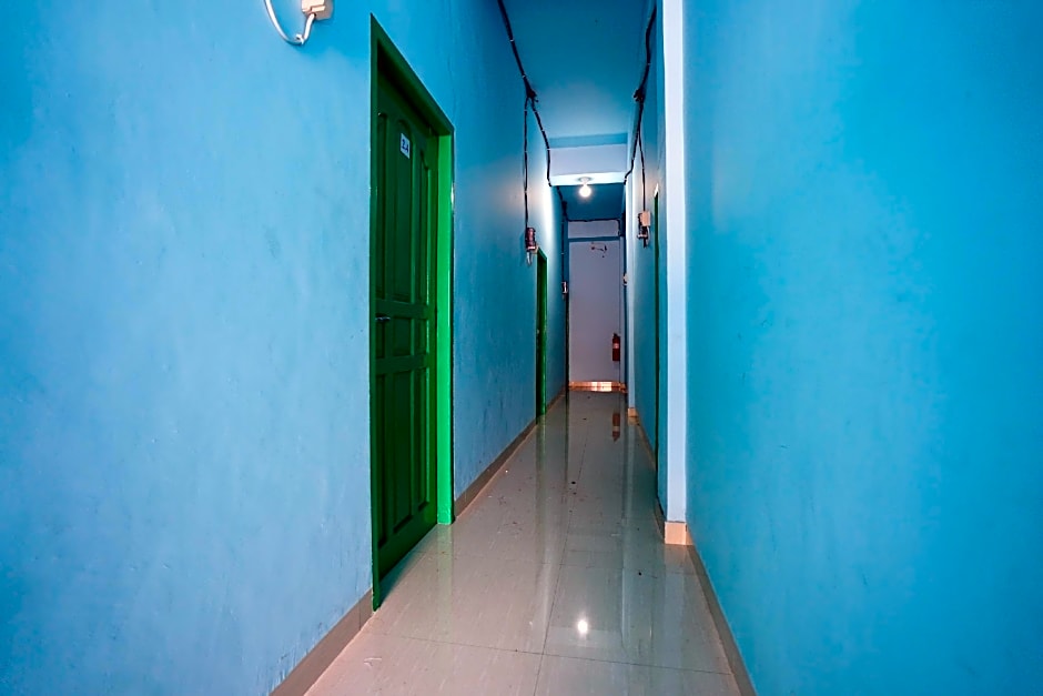 OYO 2738 818 Home Stay