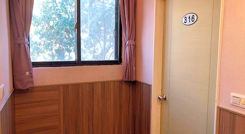 Ruei Gung Business Hotel