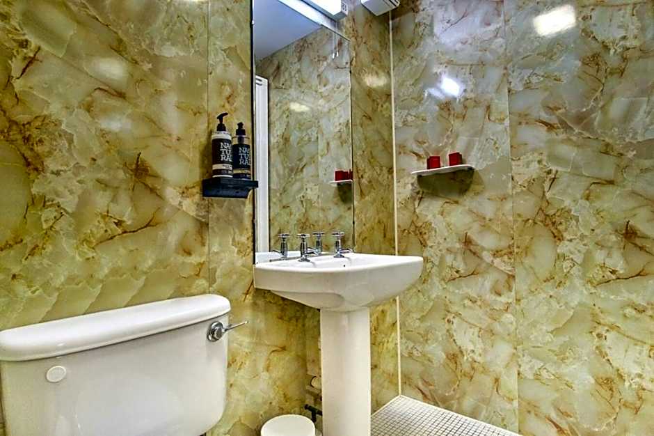 Muthu Ben Doran Hotel