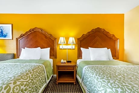 2 Double Beds Non-Smoking