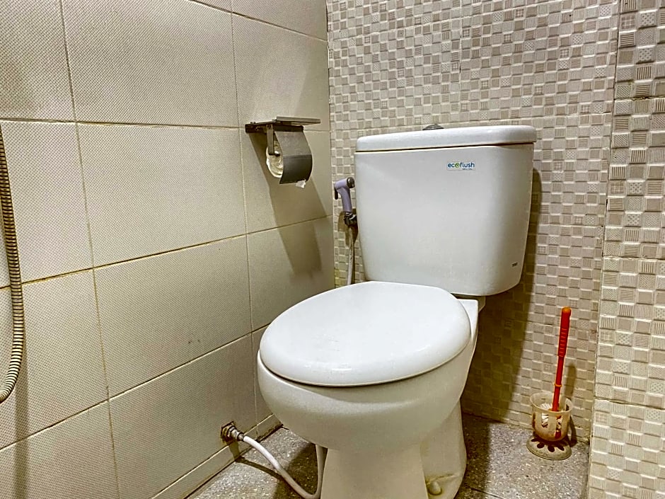 Penginapan Star Ambon Mitra RedDoorz