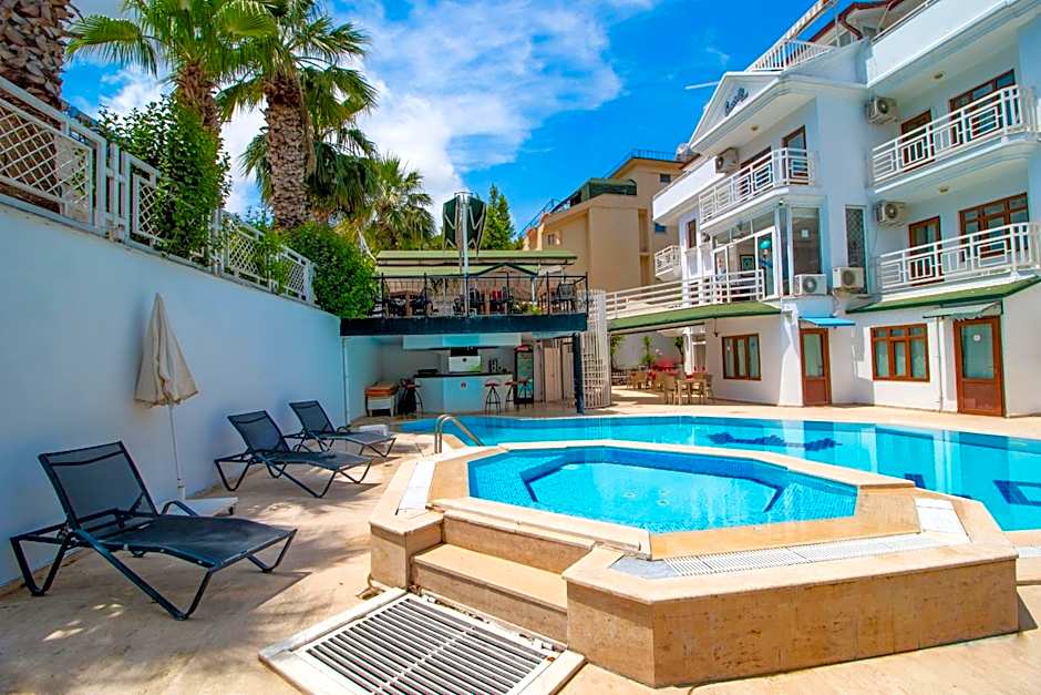 Castello Hotel & Aparts