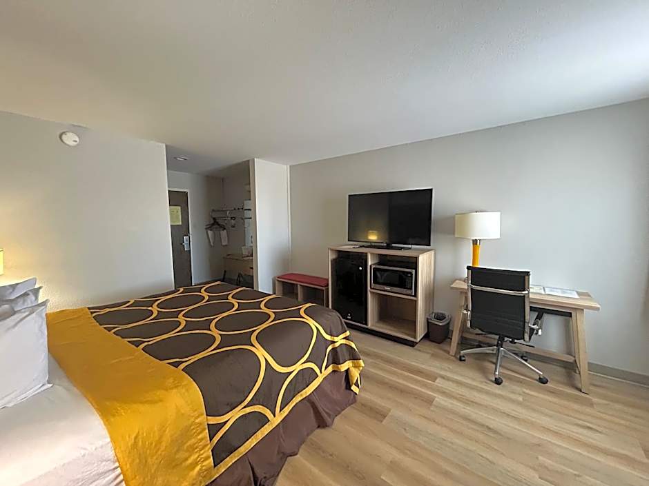 Super 8 by Wyndham Sterling CO