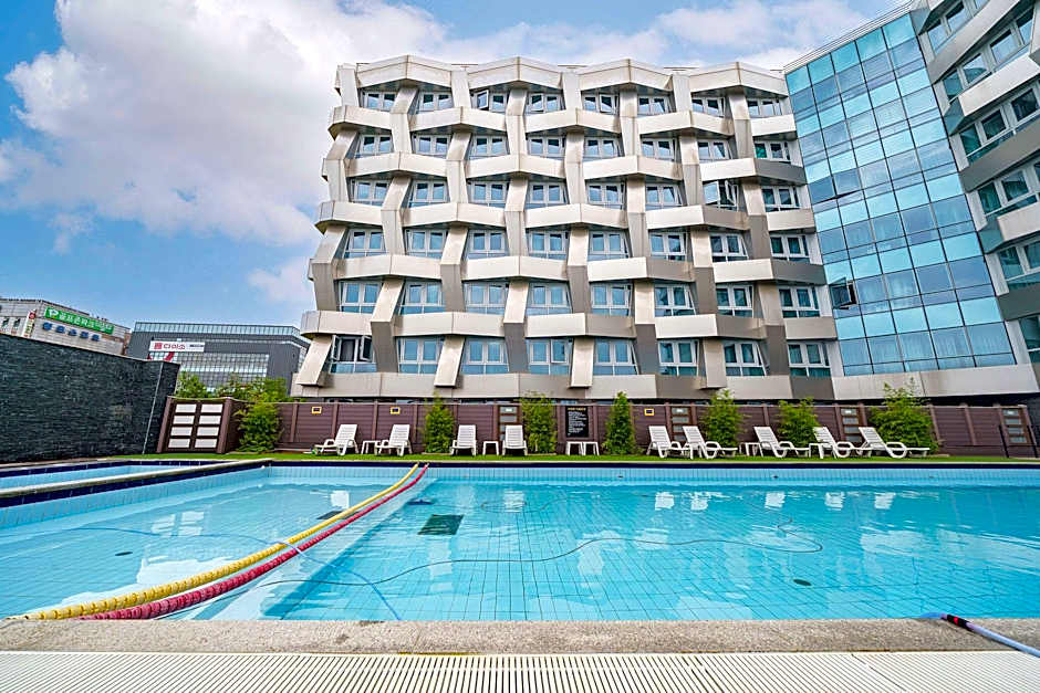 Chungchoho Best Hotel