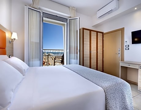 Double Room with Balcony and Sea View