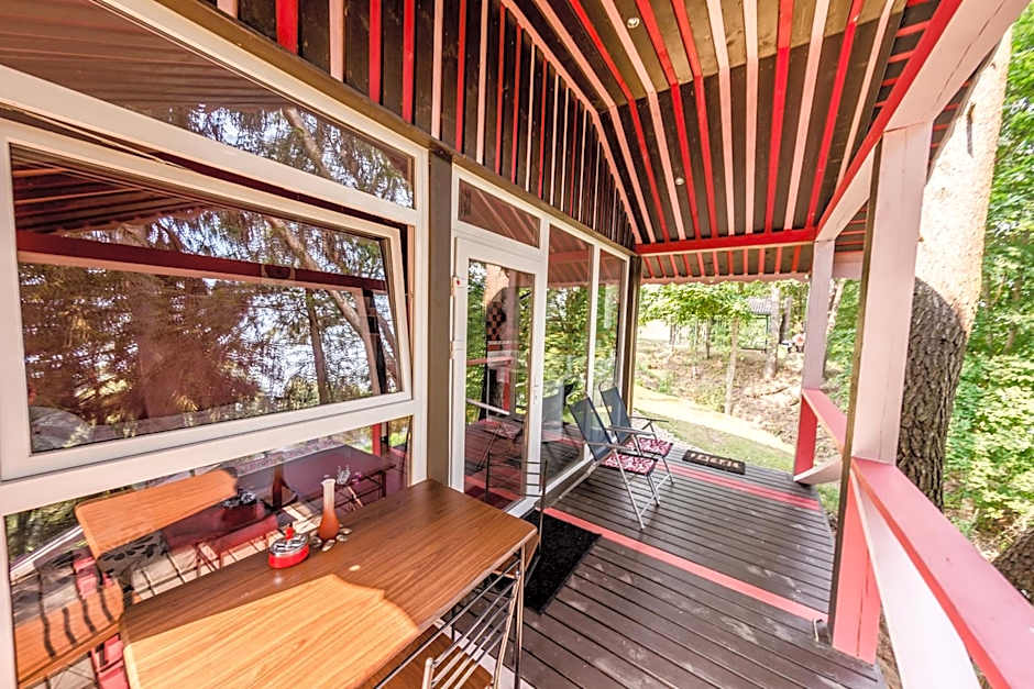 VIP Red Love house for 2