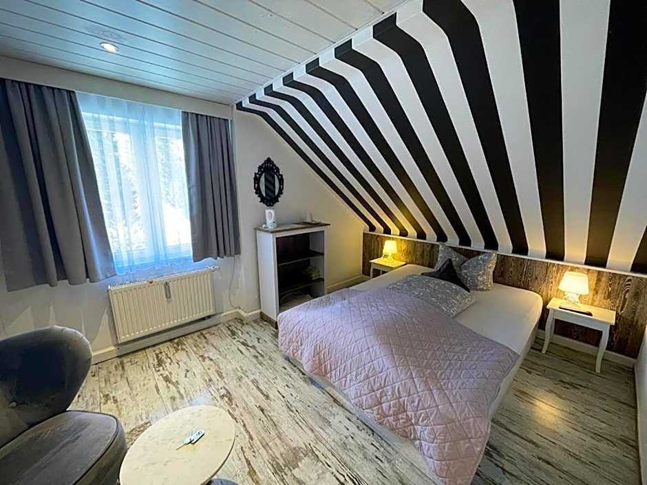 LA Boutique House