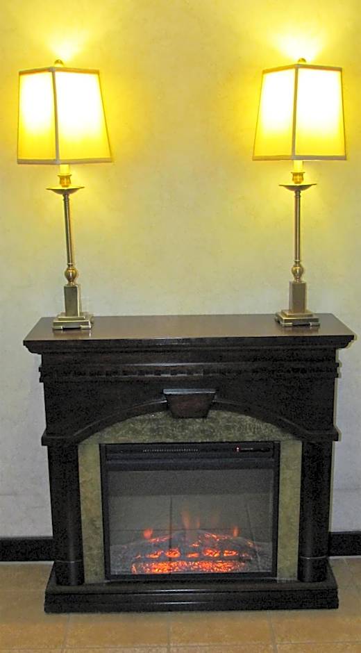 Oak Hill Inn & Suites