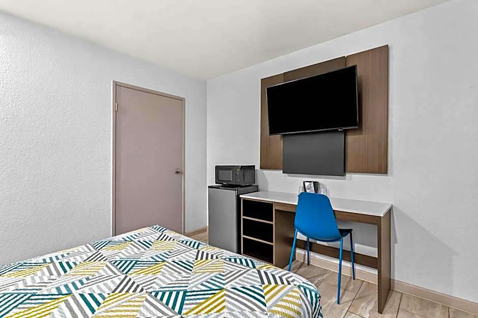 Motel 6-Murfreesboro, TN