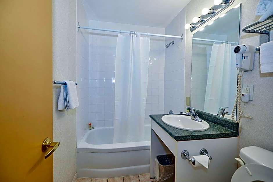 The Glengate Hotel & Suites