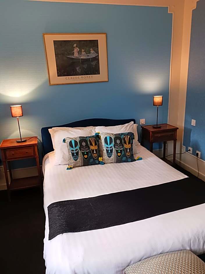 HOTEL LA COGNETTE A 25 Kilomètres de Châteauroux et 30 Kilomètres de Bourges