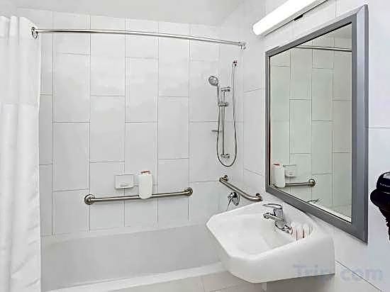 Ramada Plaza by Wyndham Chicago North Shore