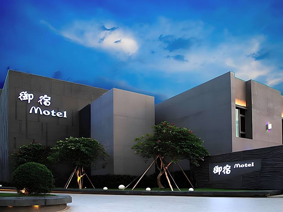 Royal Group Motel Feng Shan Branch
