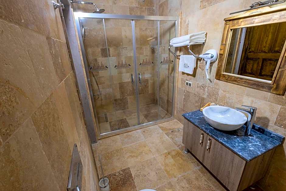 Underground Cave Suites Hotel