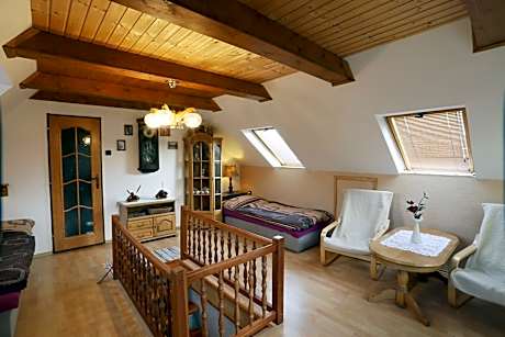 Studio - Split Level