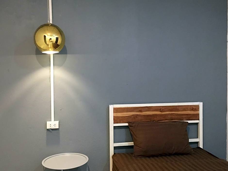 You Empire Hostel & Bar