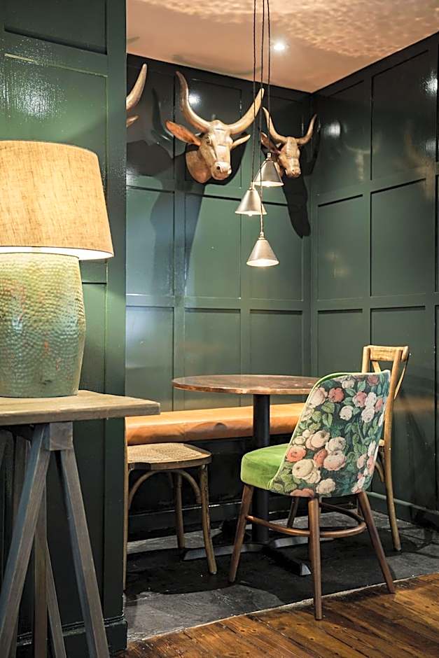 The Bear Of Rodborough Hotel