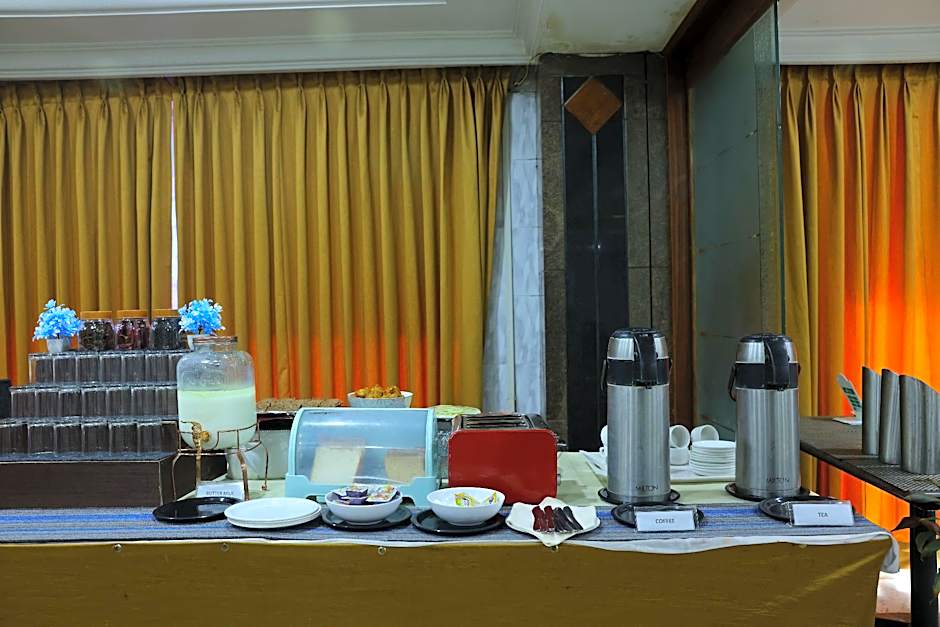 Hotel PLR Grand