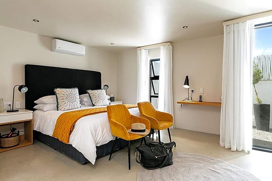 Abalone Hotel & Villas