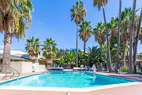 Prodigy Hotel, a Days Inn by Wyndham