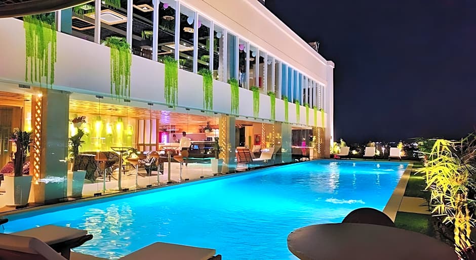 Holiday One Hotel