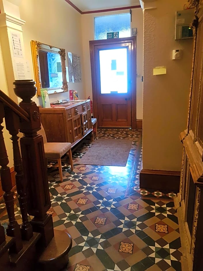 OYO Cedar Villa Guest House – Inverness