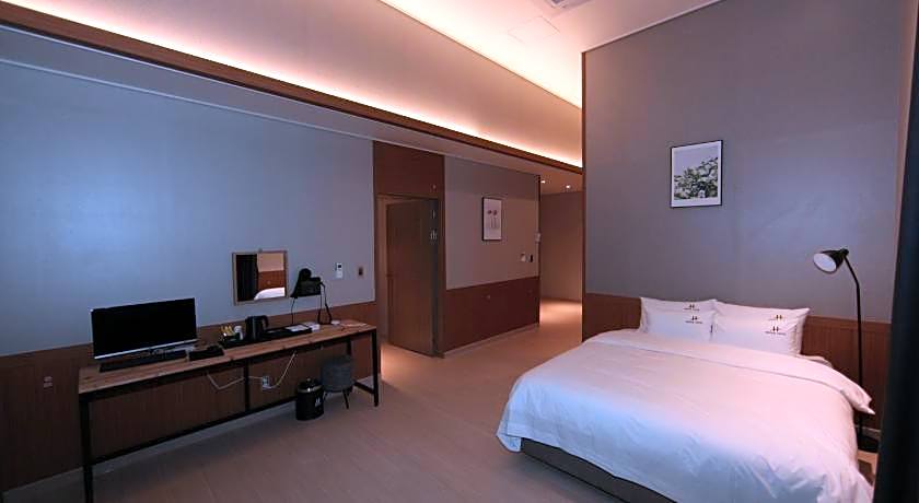 Tongyeong Bridge Hotel