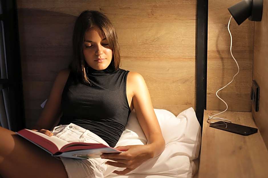 BLACK AND WHITE Hostel Palamós