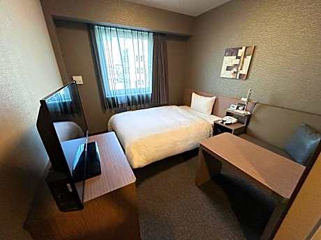 Single Room - Smoking - No Daily Cleaning