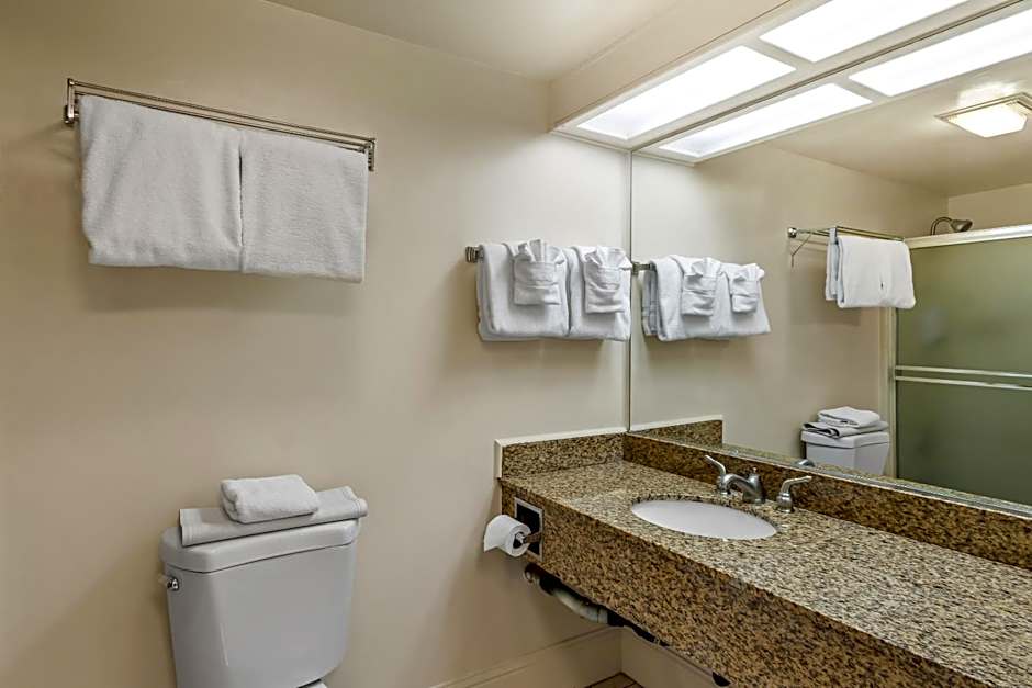 HomeTowne Studios Yuba City Bonanza - Marysville