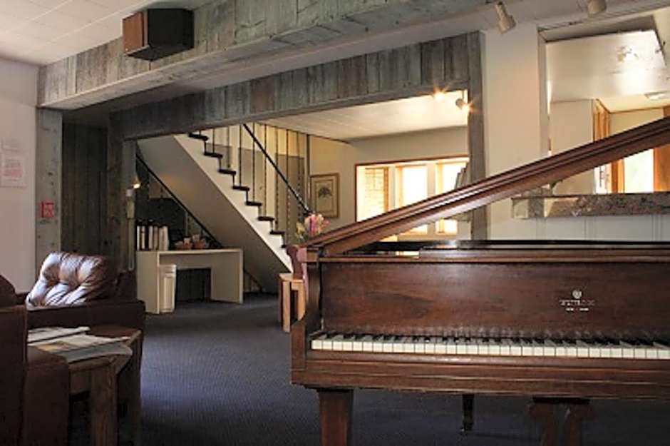 St Moritz Lodge and Condominiums