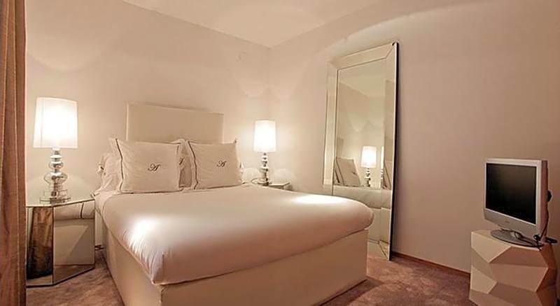 ApartaSuites Satellite by Abalu Hotels