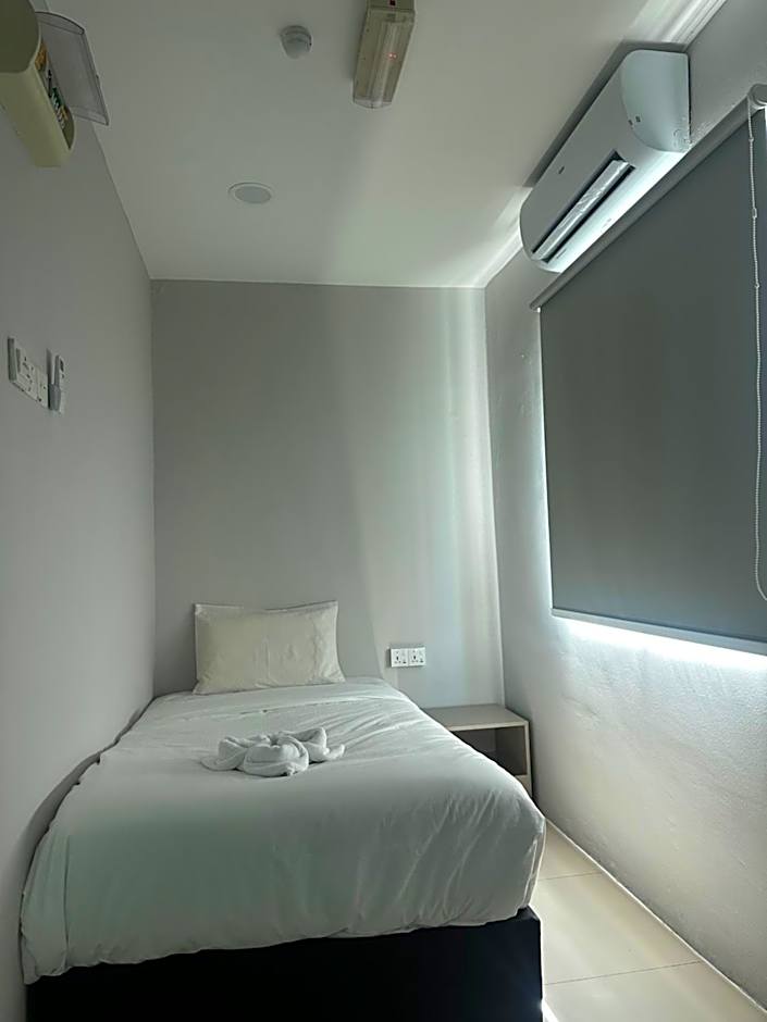 Photo 1 of 13 of Single Room