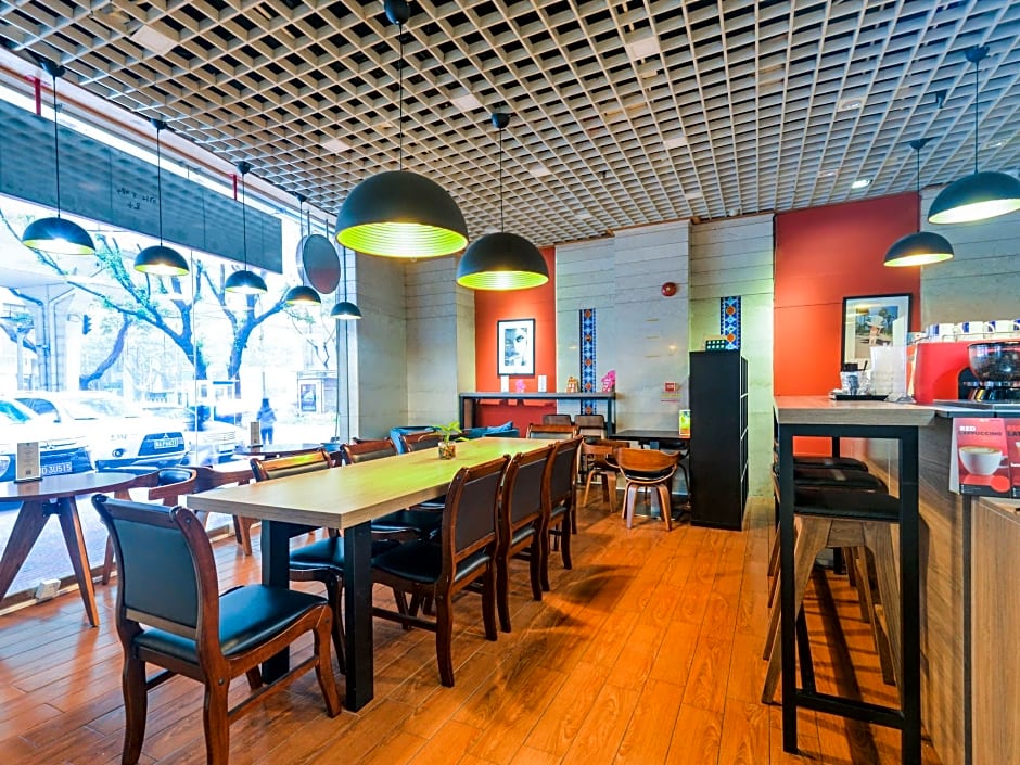 New World Hotel